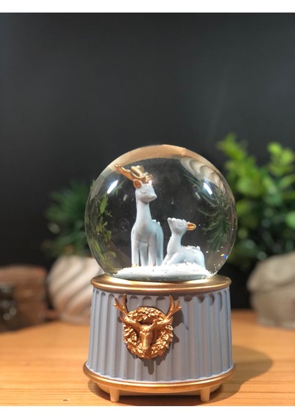 Geyik ve Yavrusu Işıklı Müzikli Püskürtmeli Kar Küresi Büyük Boy fırsatları