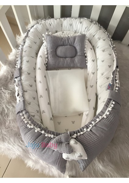 Gri Wafle Pike Kumaş Micky Tasarım Ponponlu Oyuncak Aparat ve Tül Babynest Set