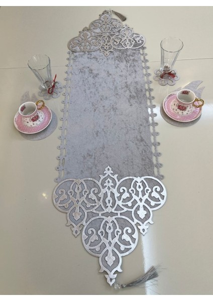 Runner - Masa Örtüsü - Kadife - 5 Parça (4 Parça Kahve Sunumluğu)