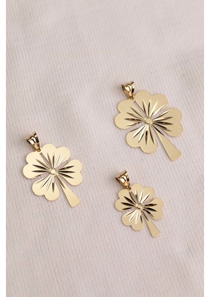 Altın Yonca Kolye Ucu 24 mm