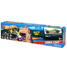 Hot Wheels Yüksek Atlayış Yarış Seti