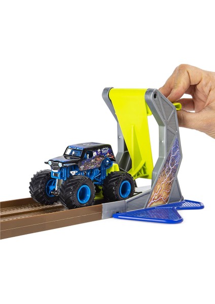 Spin Master Monster Jam 1:64 Oyun Seti Champ Ramp Freestyle 6045029-20103382