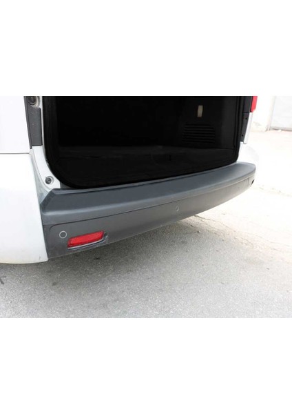 VW T5 Transporter Arka Tampon Eşiği Plastik 2003-2015 Arası