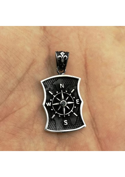 Özel Pusula Tasarımlı Atlas Zemin Detaylı 925 Ayar Gümüş Kolye Ucu fiyatları