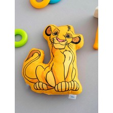 Shiva Gift&More Lion King Lisanslı Bebek Pelüş Dolgulu Kırlent Aslan Kral Simba Uyku ve Oyun Arkadaşı Peluş 40 cm