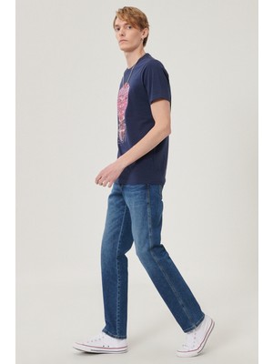 WRANGLER Erkek Straight Fit Esnek Jean Pantolon Koyu Mavi Günlük Model 35/32 Beden