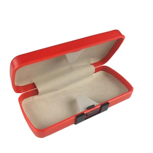 Bagutti Gözlük Kabı Siyah Beyaz Kırmızı Sygz48