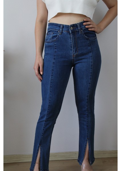 Yırtmaç Detaylı Jean
