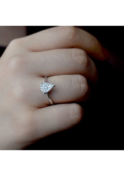 0.18 Ct. Damla Modern Tasarım Pırlanta Yüzük