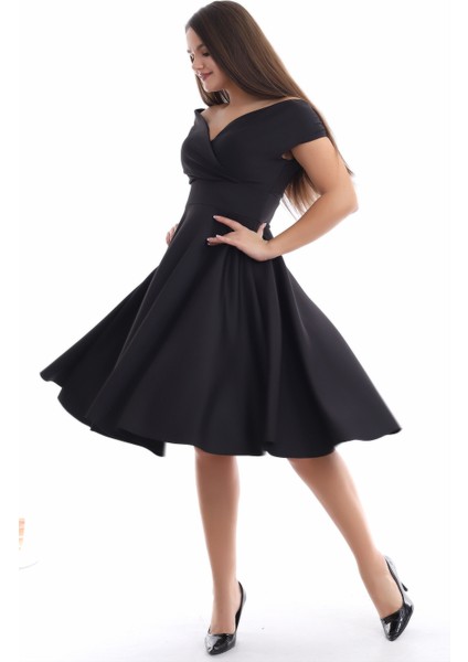 Siyah Kayık Yaka Elbise F107