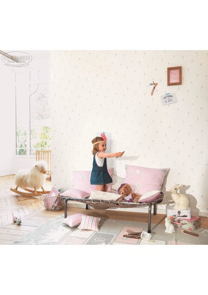My Little World İthal Duvar Kağıdı