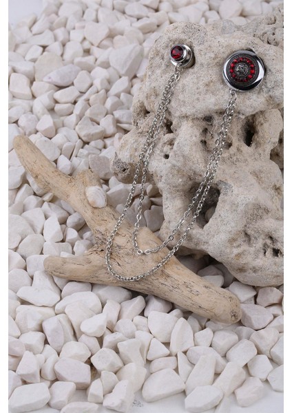 Gümüş Renk Kırmızı Taşlı Ceket Yaka Iğnesi