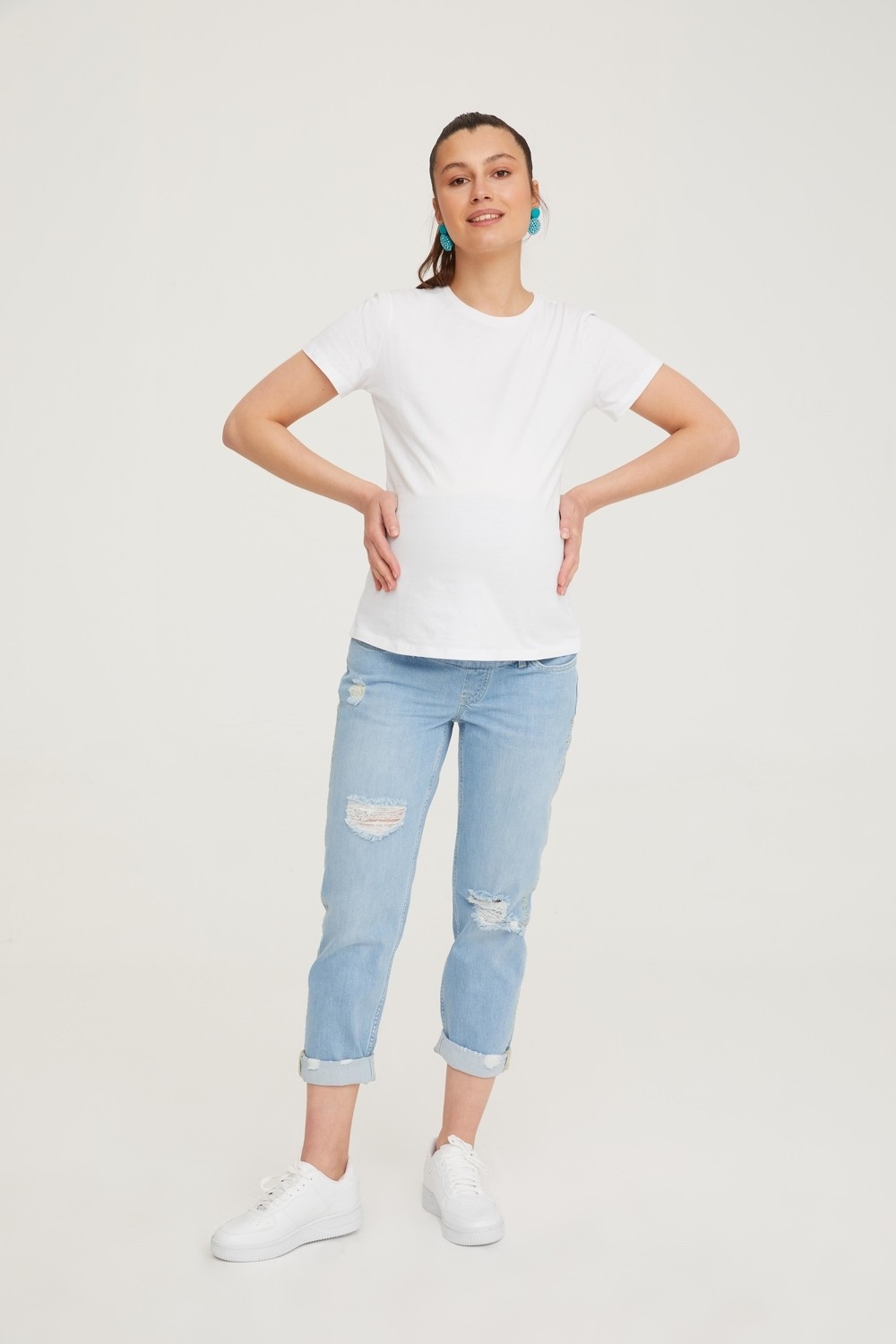 Vavien Hamile Boyfriend Jean Likralı Nakış Detaylı Yıpratmalı Denim Pantolon Açık Mavi 1054