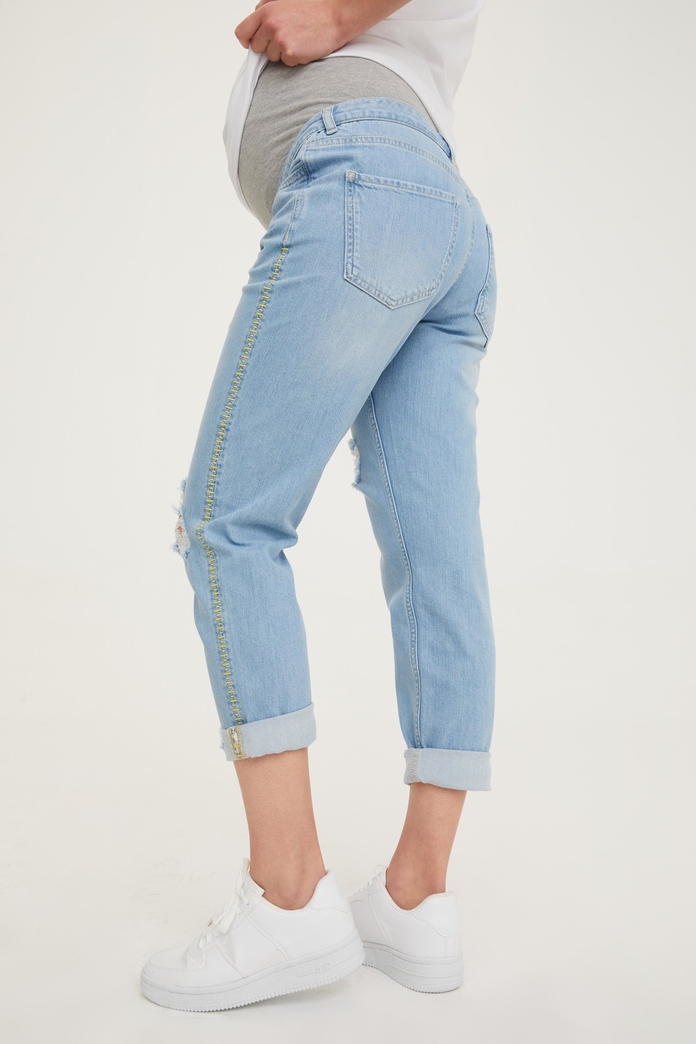 Vavien Hamile Boyfriend Jean Likralı Nakış Detaylı Yıpratmalı Denim Pantolon Açık Mavi 1054 görsel 4