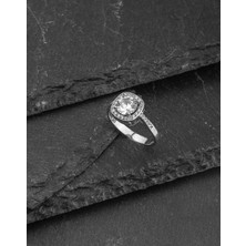 By More Kare Pırlanta Montür Gümüş Yüzük