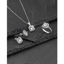 By More Kare Elmas Montür Gümüş Takı Seti