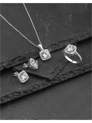 By More Kare Elmas Montür Gümüş Takı Seti