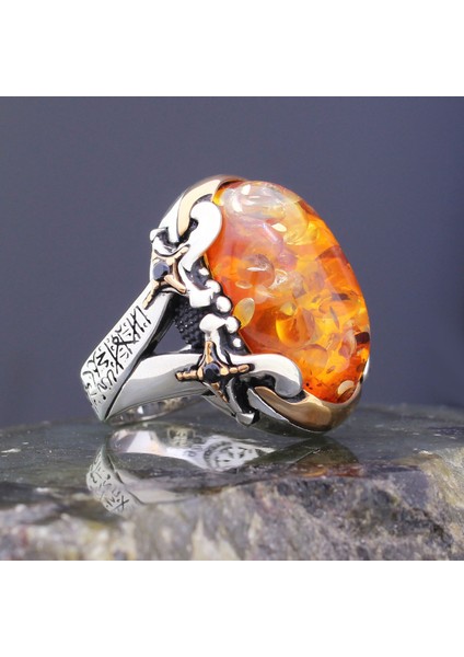 Gümüş Baltık Kehribar Taşlı Kelime-I Tevhid Işlemeli Kılıç Model Erkek Yüzük