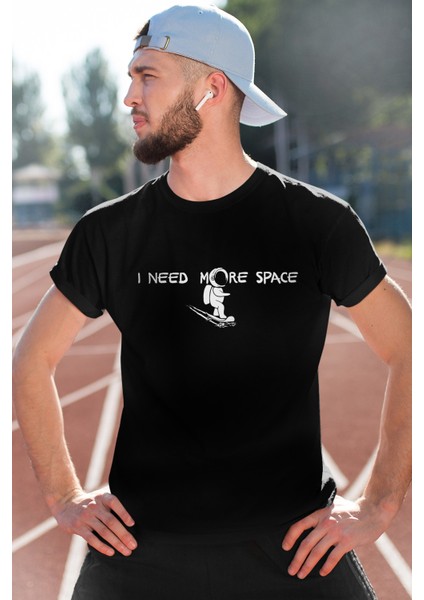 Uzayda Kaykay Siyah Kısa Kollu Erkek T-Shirt