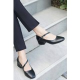 Mio Gusto Siyah Deri Çapraz Bantlı Kısa Topuklu Ayakkabı