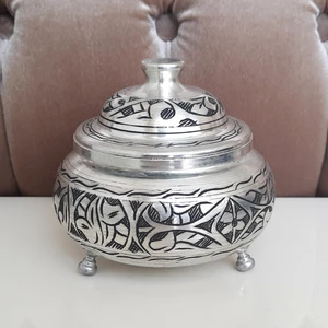 Masalcı Dede Dükkanı Bakır Şekerlik, Gümüş Renkli, Lokumluk, Dekoratif Bakır Kapaklı Küçük Kase, El Işlemesi Otantik Bakır Kase