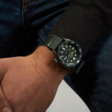 NEW SEIKO 5 SPORTS AUTOMATIC MEN WATCH MODEL: SRPD77K
