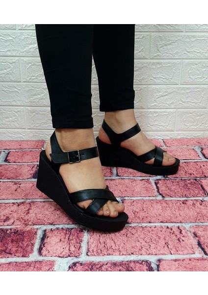 317257 Siyah Dolgu Topuk Bayan Sandalet Ayakkabı