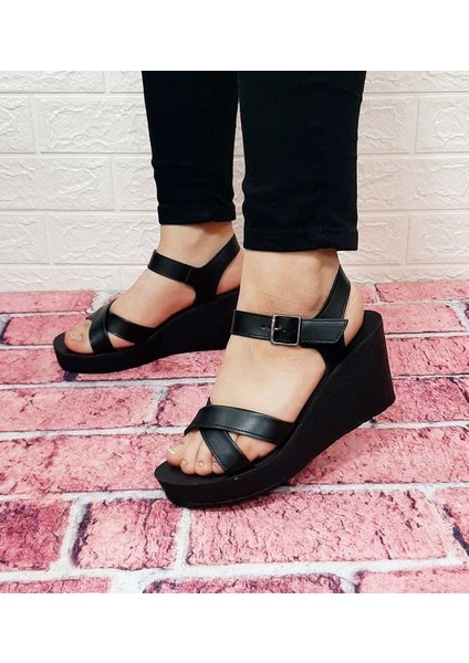 317257 Siyah Dolgu Topuk Bayan Sandalet Ayakkabı fiyatları