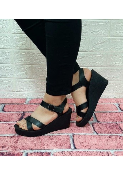 317257 Siyah Dolgu Topuk Bayan Sandalet Ayakkabı modelleri