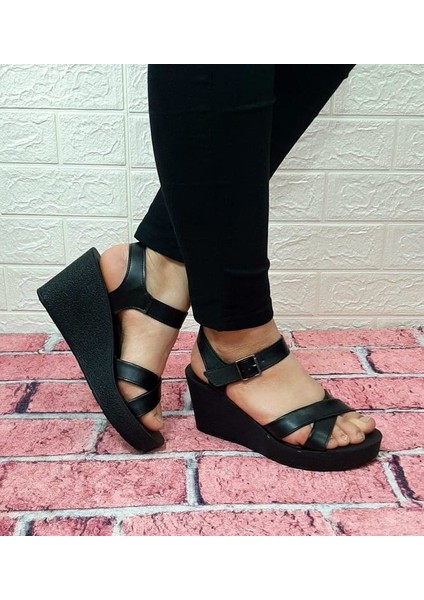 317257 Siyah Dolgu Topuk Bayan Sandalet Ayakkabı fırsatları