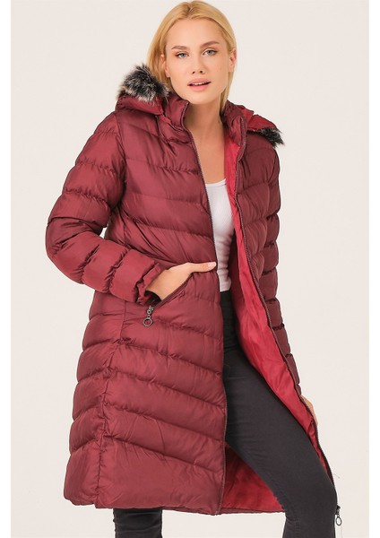 Z6690 Dewberry Kürklü Kapşonlu Kadın Kaban-Bordo