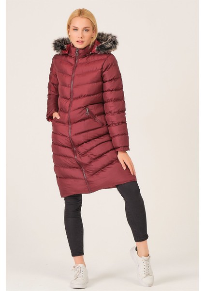 Z6690 Dewberry Kürklü Kapşonlu Kadın Kaban-Bordo