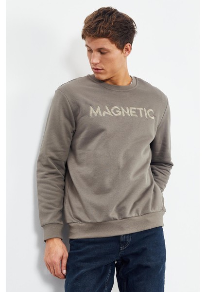 Camel Yazı Nakışlı O Yaka Rahat Form Erkek Sweatshirt - 88020