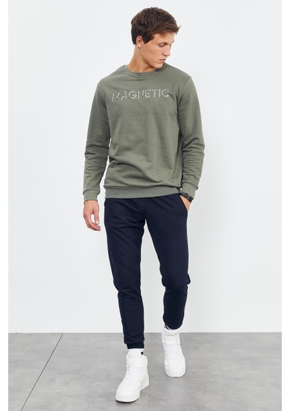 Çağla Yazı Nakışlı O Yaka Rahat Form Erkek Sweatshirt - 88020