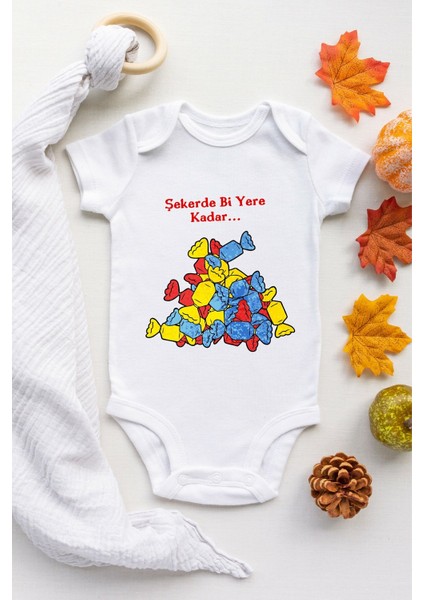 Şekerde Bi Yere Kadar Desenli Kısa Kol Body