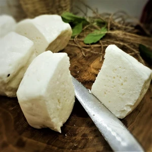 Akalp Çiftliği Tam Yağlı Maraş Sıkma Peyniri 500 Gr.