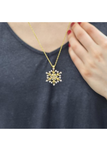 Çaprazlı Mekik Kartanesi 925 Ayar Gümüş Zirkon Taşlı Gold Kaplama Kolye