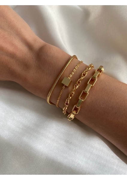 Küp Detaylı Dörtlü Kombin Bileklik