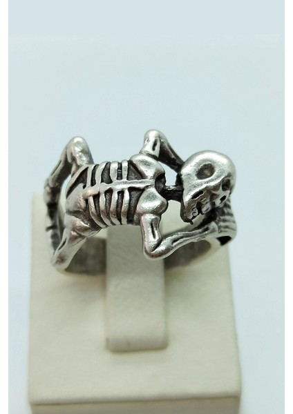 Antik Gümüş Kaplama Uyuyan Iskelet Şekilli Ayarlanabilir Yüzük indirimleri