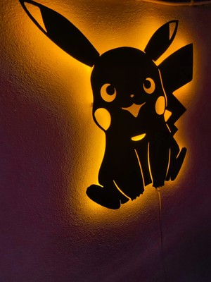 Dekoraven Pikachu LED Işıklı Ahşap Tablo