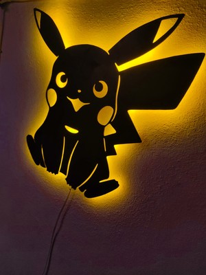 Dekoraven Pikachu LED Işıklı Ahşap Tablo