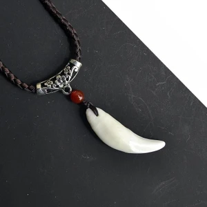 Doğal Tibet Beyaz Kurt Dişi Kolye Ayarlı Örgü Ipli Metal Charm Boncuklu