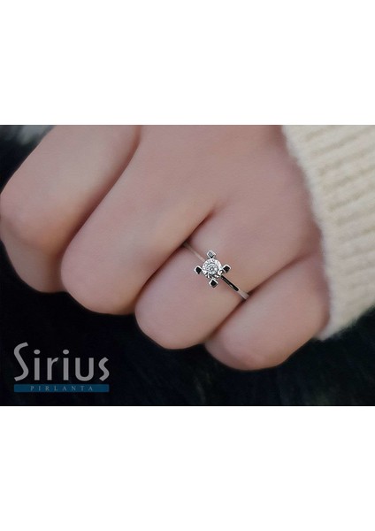 0,30 Karat Görünümlü Pırlanta Tektaş Yüzük 0417R0226