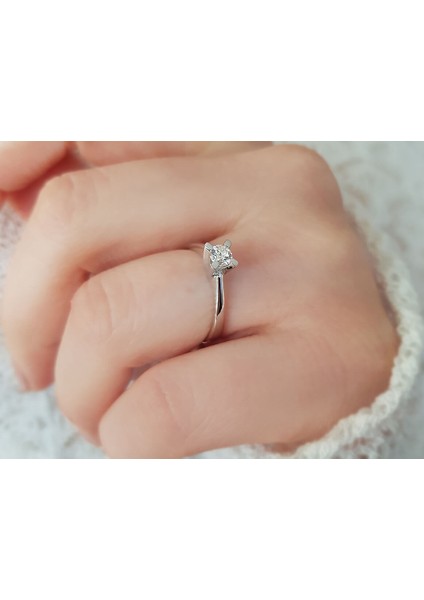 G Renk 0,23 Karat Pırlanta Tektaş Yüzük 0404R0158 fırsatları