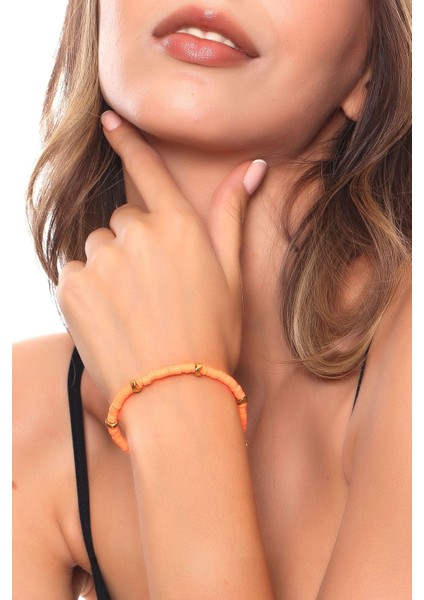 Kadın Altın Renk Geometrik Charm Detaylı Fosforlu Turuncu Renk Fimo Bileklik