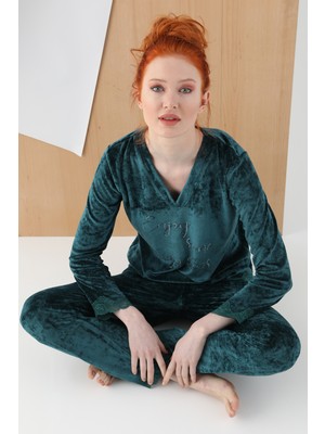 Sevim Koyu Yeşil Bayan Kadife Taş Baskılı Pijama Takım