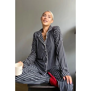 Pijama Evi Çizgi Baskılı Önden Düğmeli Uzun Kollu Kadife Pijama Takımı
