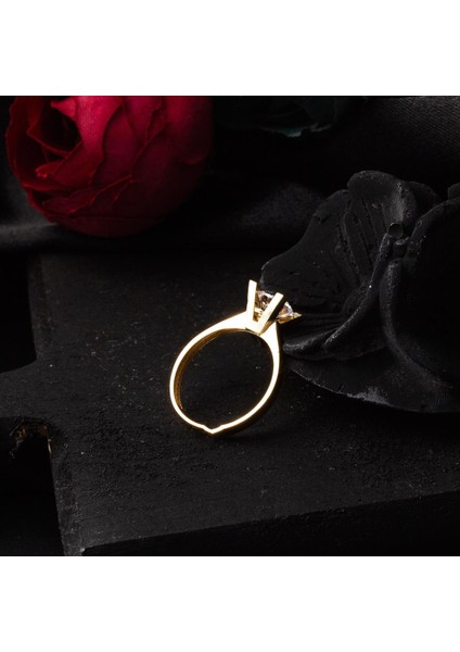 Sevgililer Günü Altın Tektaş Yüzüğü fırsatları