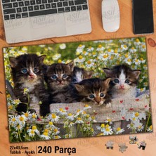 Asilmeydan Papatyalar - Sevimli Mavi Gözlü Kediler Yapboz -Ayak Destekli Çerçeveli 240 Parça Puzzle