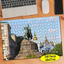 Asilmeydan Ukrayna Meydanında Atlı Heykel 240 Parça Puzzle YAPBOZ-111894615